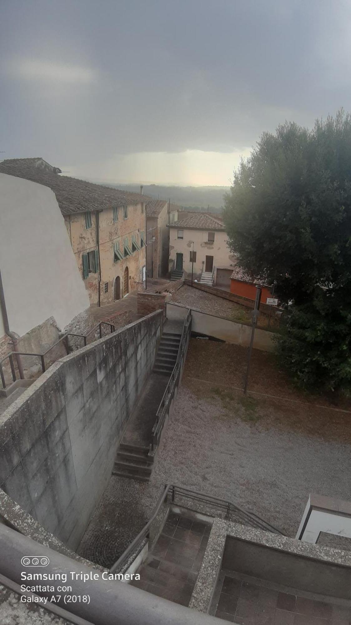Il Paradiso Sopra Le Nuvole Peccioli Zimmer foto